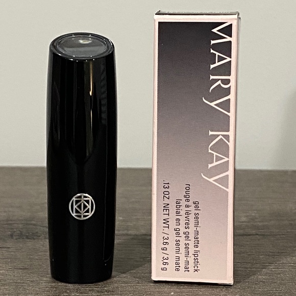 Mary Kay Rich Truffle Gel Matte lipstick - Picture 2 of 5
